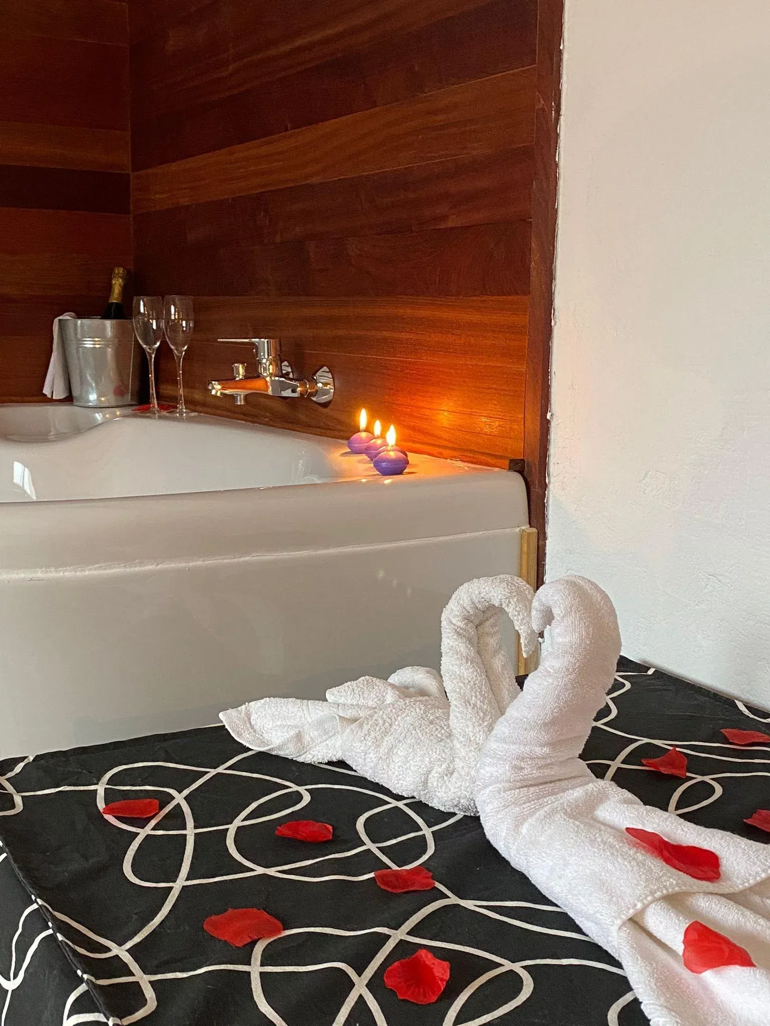 Imagen de jacuzzi en habitación