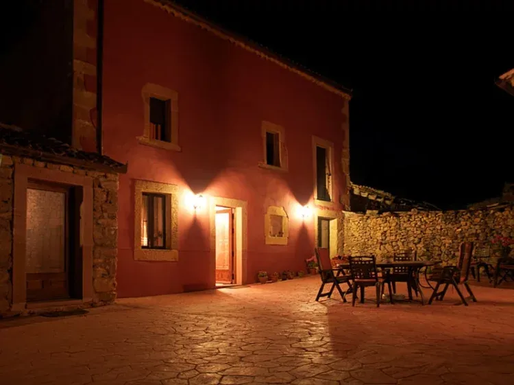 Imagen de Patio de noche