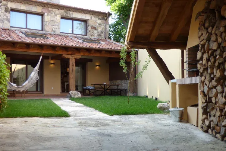 Imagen de Jardin, porche y barbacoa