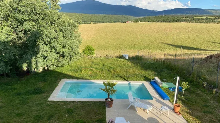 Imagen de Jardín y piscina 