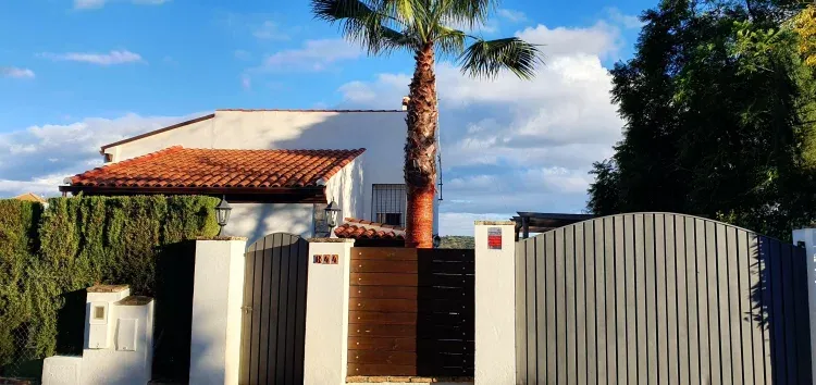 Imagen de fachada entrada casa