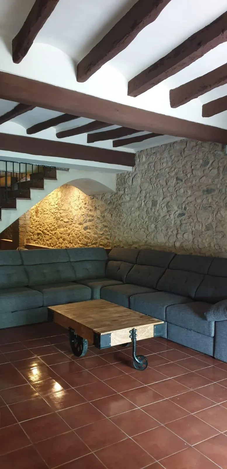 Imagen de Salón interior con televisión
