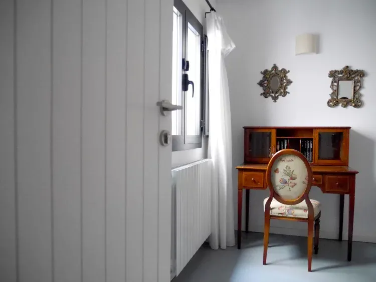 Imagen de Ombrihuela. Habitación doble baño propio. Posible cama doble supletoria. 