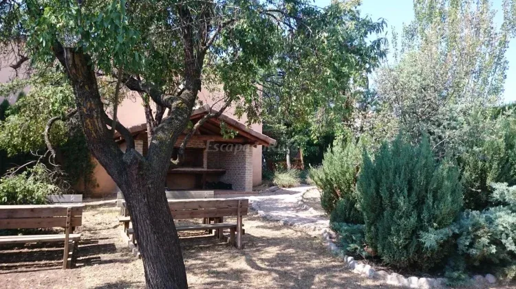 Imagen de Barbacoa en el Jardin de la Casa Rural