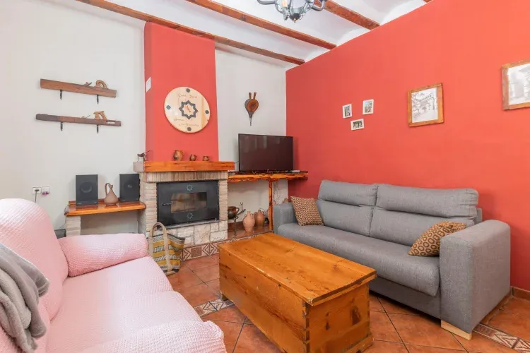 Imagen de salón con chimenea