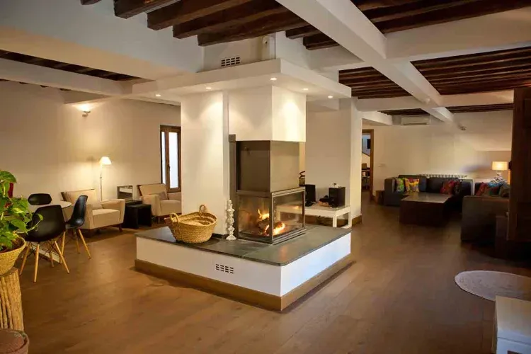 Imagen de Vista del amplio y cálido salón