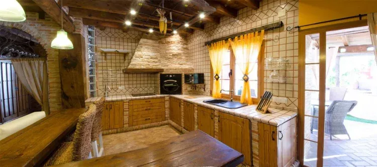 Imagen de Cocina equipada con todas las comodidades,vajilla y cubertería.