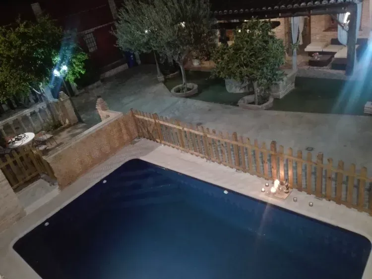 Imagen de Jardín con piscina