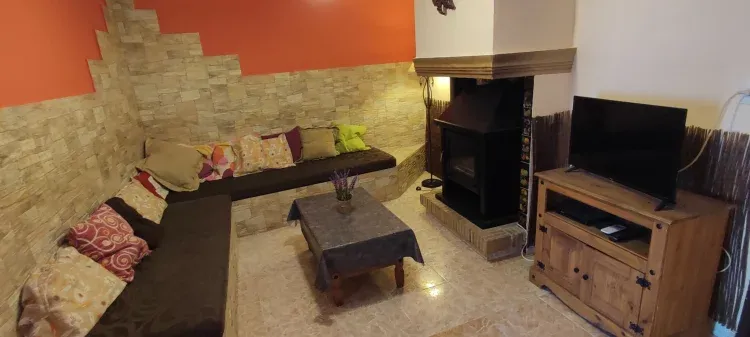 Imagen de Salón con chimenea