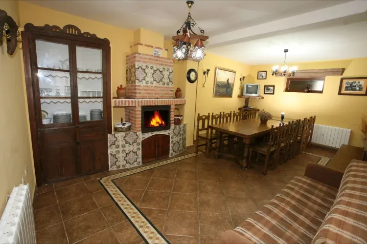 Imagen de Salón con chimenea