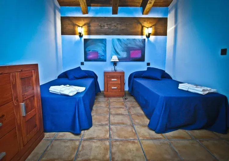 Imagen de habitación azul