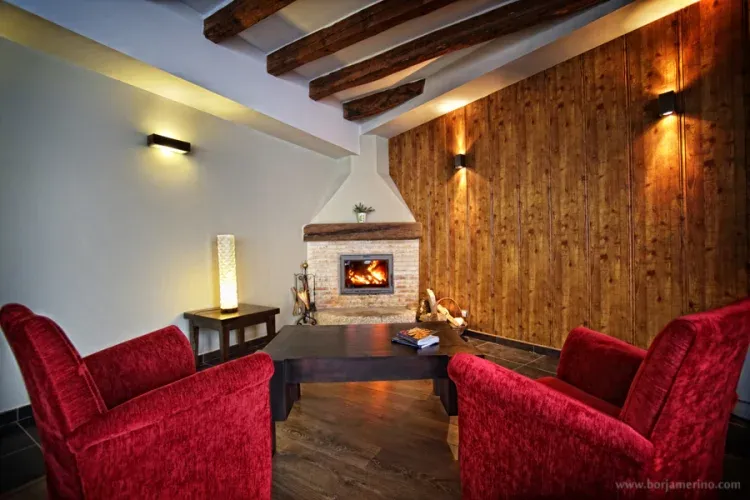 Imagen de Salón comedor chimenea
