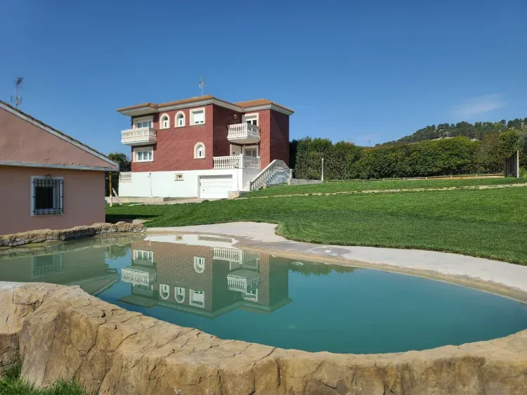 Imagen de Casa granate