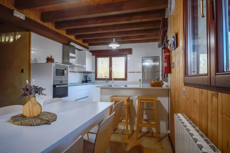 Imagen de Amplia cocina-comedor
