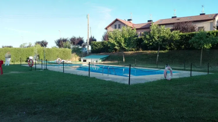Imagen de piscina municipal