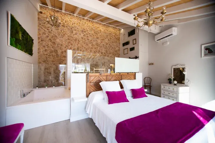 Imagen de Habitación de matrimonio con baño