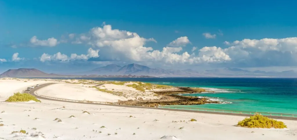 Imagen de Los imprescindibles de Fuerteventura: playas, dunas y salinas