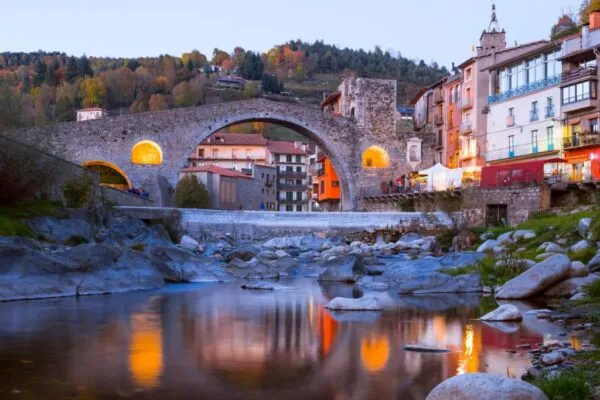 Imagen de 10 pueblos con encanto que visitar este verano en Girona