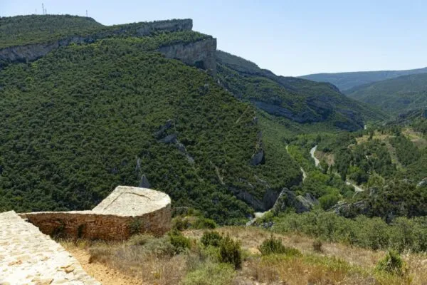 Imagen de 10 experiencias imprescindibles en el Parque Natural Montes Obarenes, en la provincia de Burgos