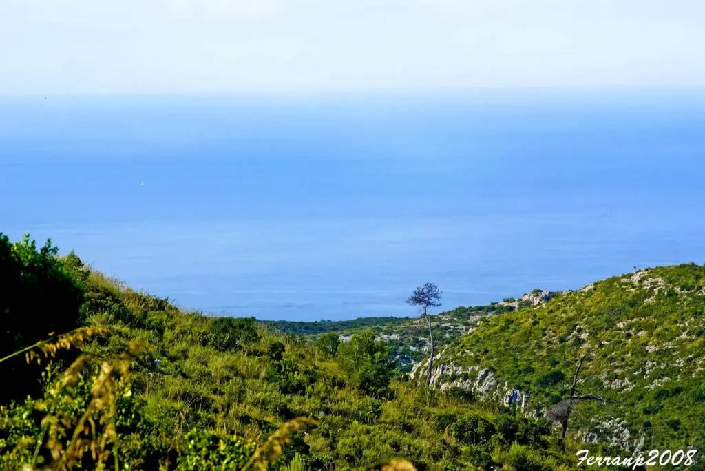 Parque Natural del Garraf: Senderismo, románticas puestas de sol y un templo budista