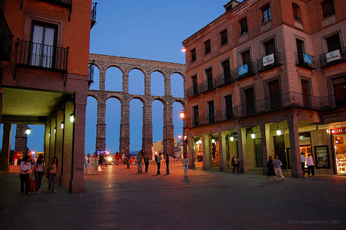 Acueducto de Segovia de noche