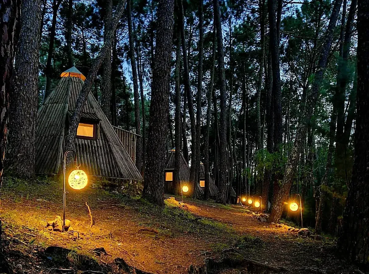 Laponia, Bali o la sabana africana: casas rurales para viajar por el mundo sin salir de España