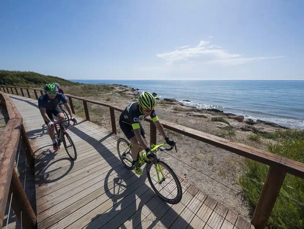 Cicloturismo en la provincia de Castellón. Por: Turismo de Castellón