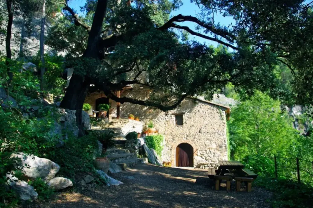 5 casas rurales dignas de una película de James Bond