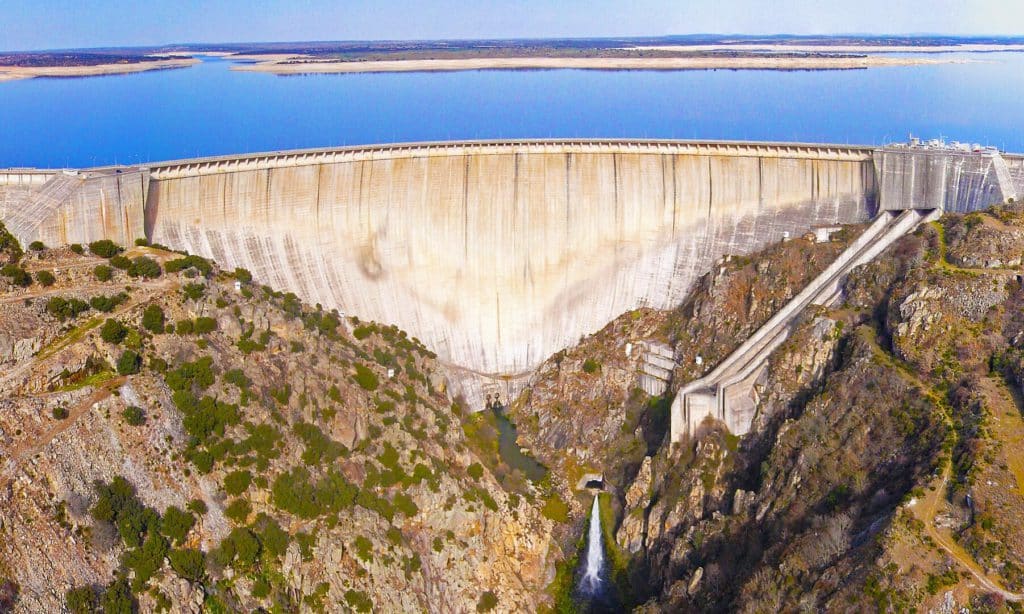 Embalse de Almendra. Por Raidentk