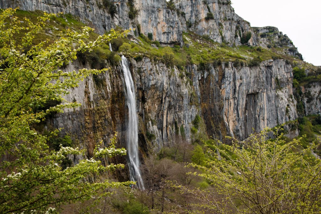 Nacimiento del Asón, Cantabria. Por Rojo