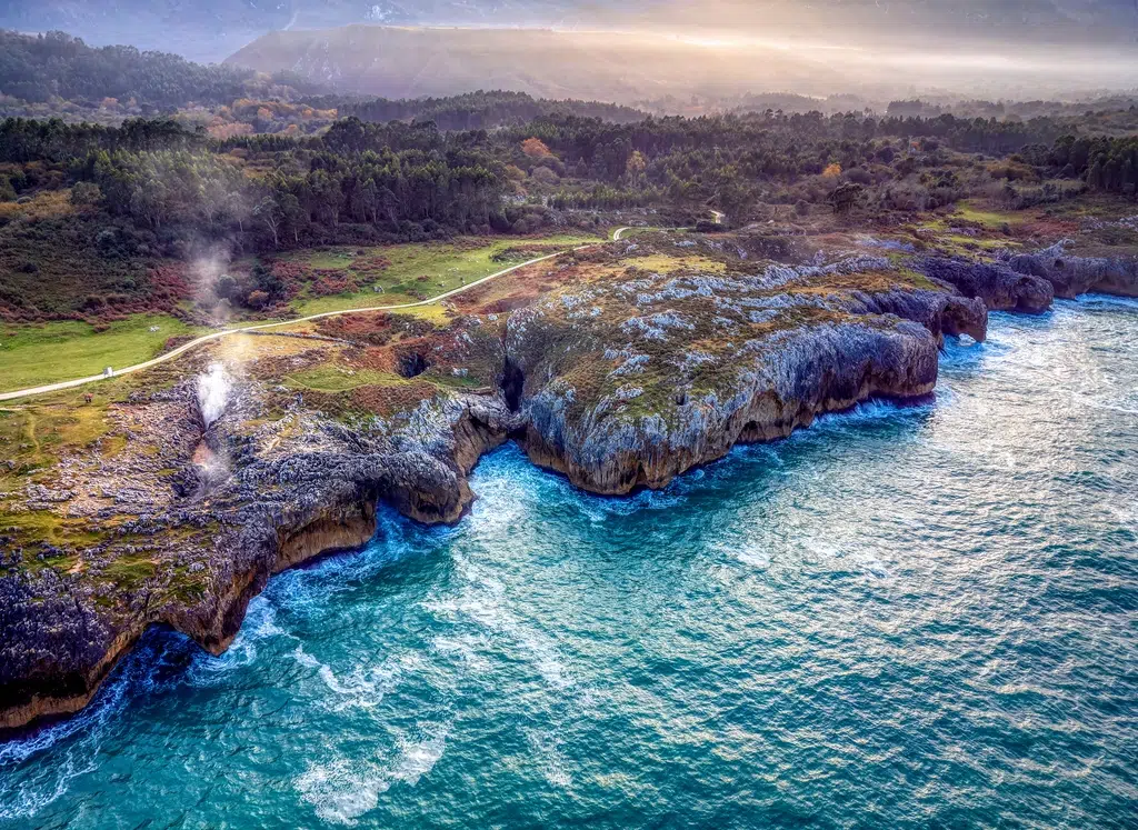 Bufones de Arenillas, en Asturias. Bufones of Arenillas in Vidiago, Asturias. Por StockPhotoAstur