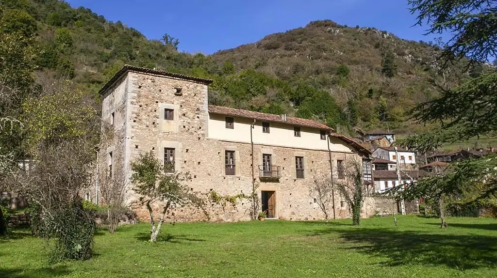 Palacio del Cardenal Cienfuegos (Asturias)