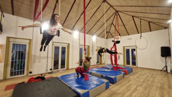 Taller de circo para adultos. Foto cedida por Circolivo