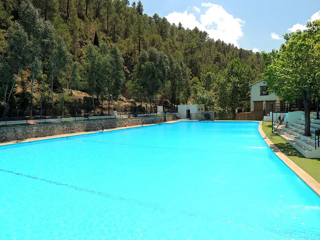 Chapuzón XXL: piscinas gigantes en España para disfrutar del verano a lo grande