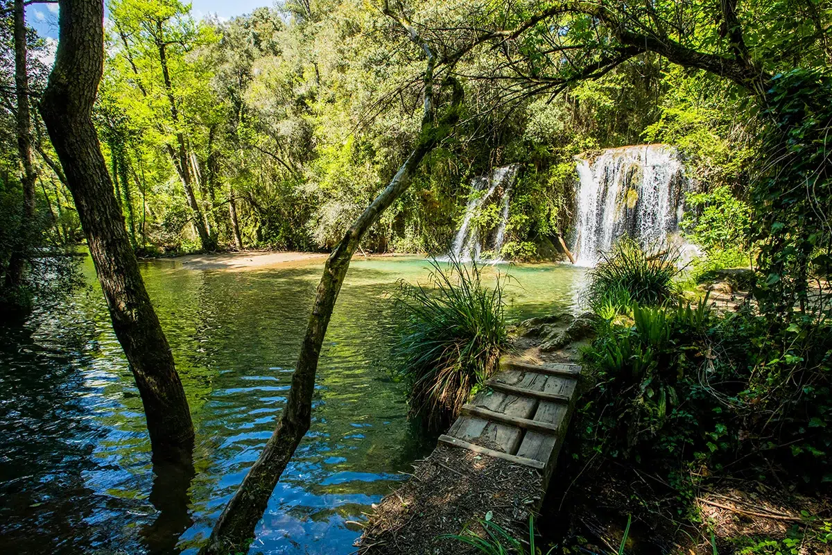 Un oasis de agua en el interior de Cataluña con 7 piscinas naturales que te dejarán sin aliento
