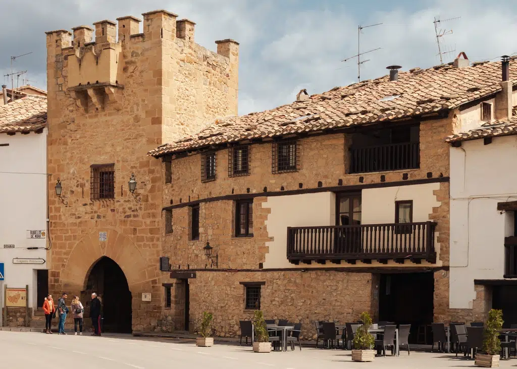 Todos los confunden: los dos pueblos medievales de Teruel que tienen los nombres al revés y que merecen una visita