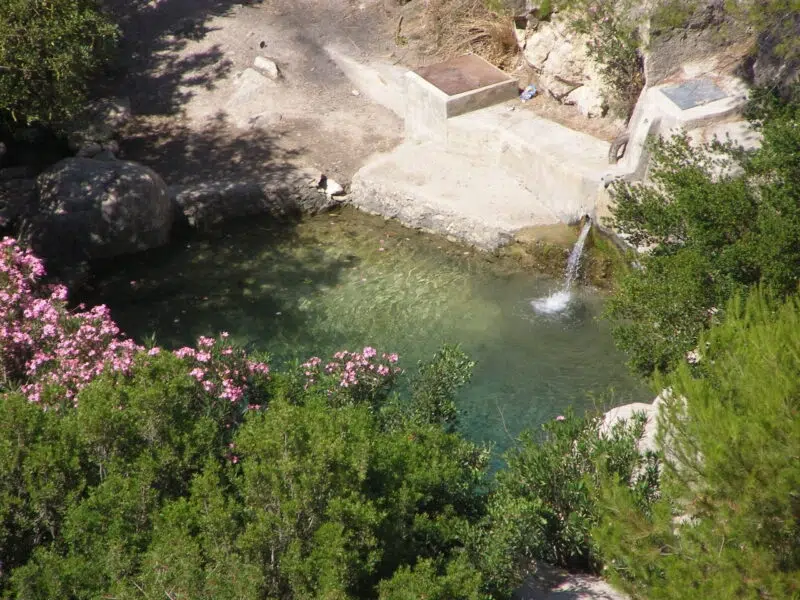 Font Major, una de las pozas naturales de Sella (Alicante)